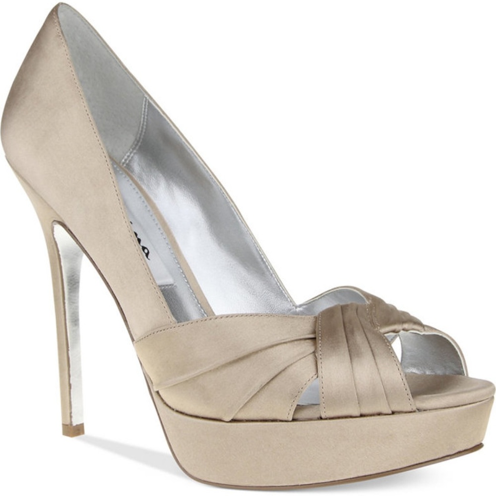 Nina Champagne Milan Pumps